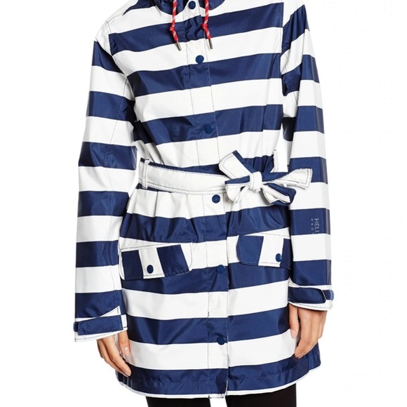 Helly Hansen women’s Lyness striped rain coat. Navy and white striped. - Picture 3 of 8